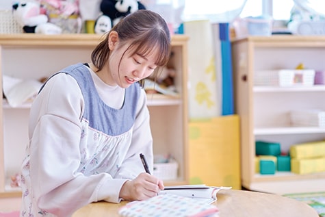 人間社会科学部 子ども教育保育学科 卒業生イメージ