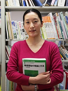 西　郁代子